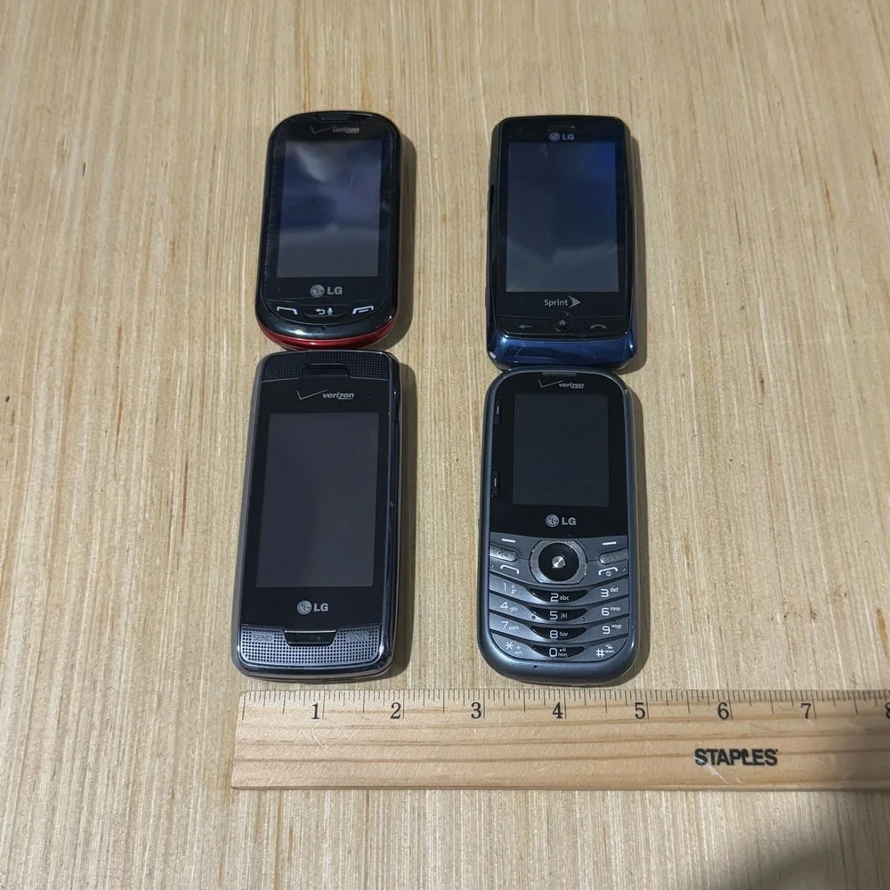 Lot Of 4 Vintage LG Flip Phones “UNTESTED” No Chargers Verizon Sprint,Read Info